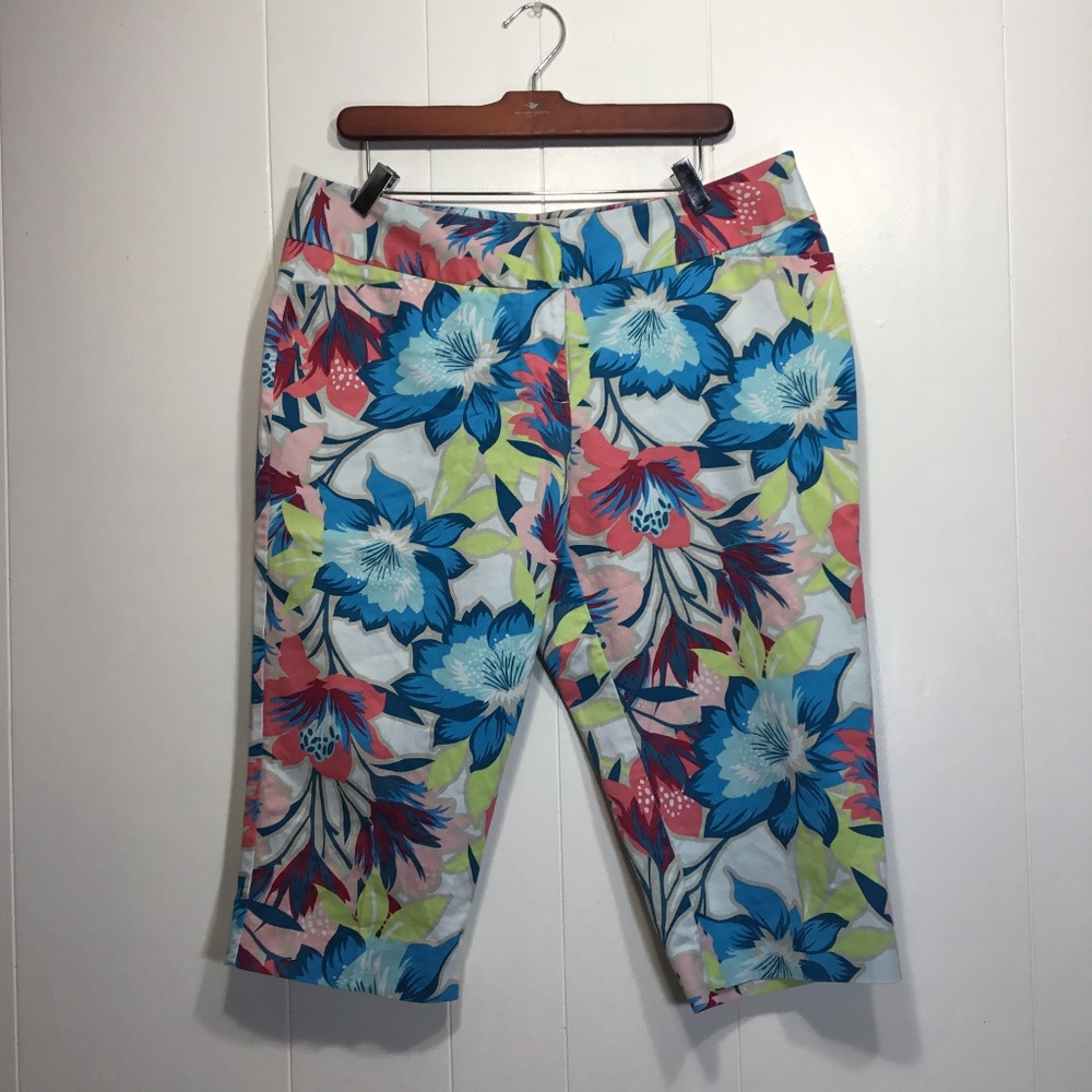 Worthington floral capri size 14